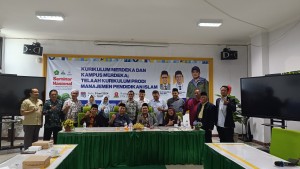 Kupas Tuntas Kurikulum Merdeka! Seminar Nasional yang dihadiri Kaprodi MPI UIN SUKA Yogyakarta berla
